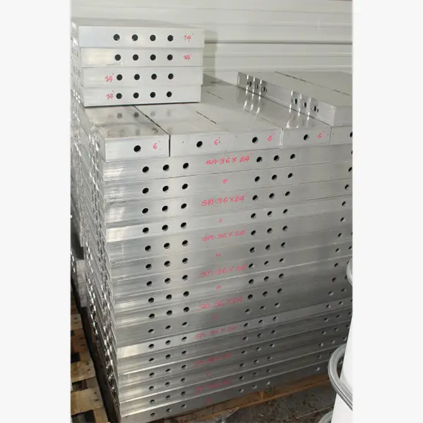 In Stock 2-0 Cap Forms and Fillers Unv Hole